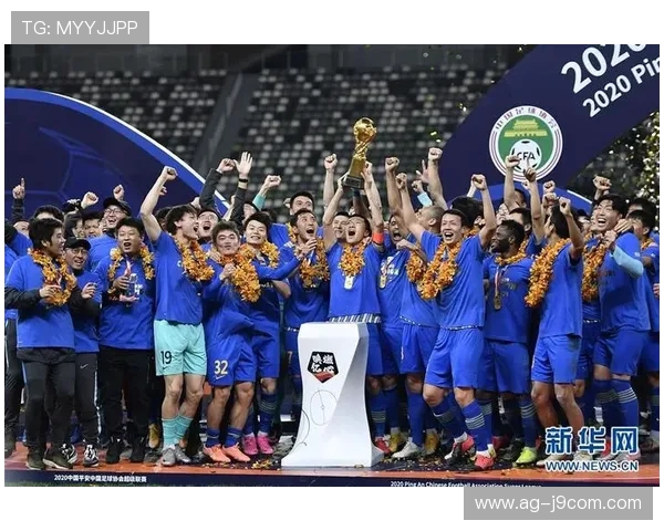 临朐足球领队带领青年队勇夺赛季冠军展现团队凝聚力量